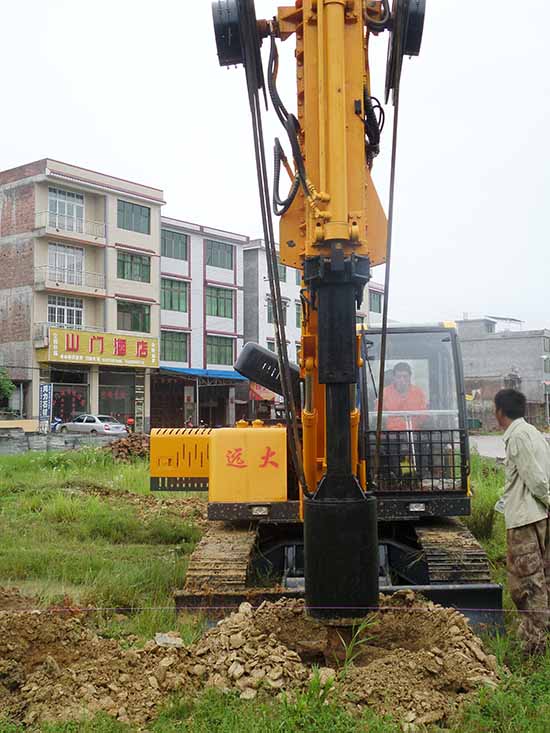 91香蕉视频下载污建筑机械厂履带式91香蕉视频在线观看国产施工中